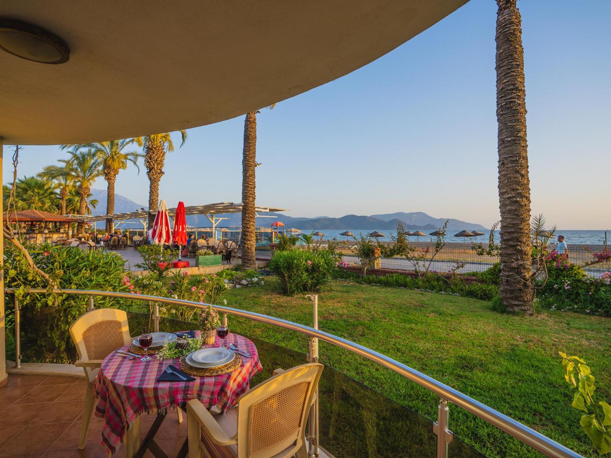 Sunset Beach Resort Aqua Lettings Fethiye Dış mekan fotoğraf