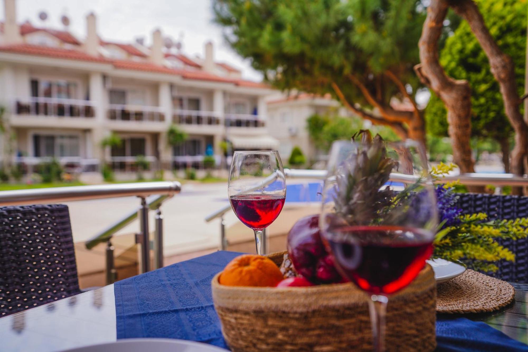 Sunset Beach Resort Aqua Lettings Fethiye Dış mekan fotoğraf