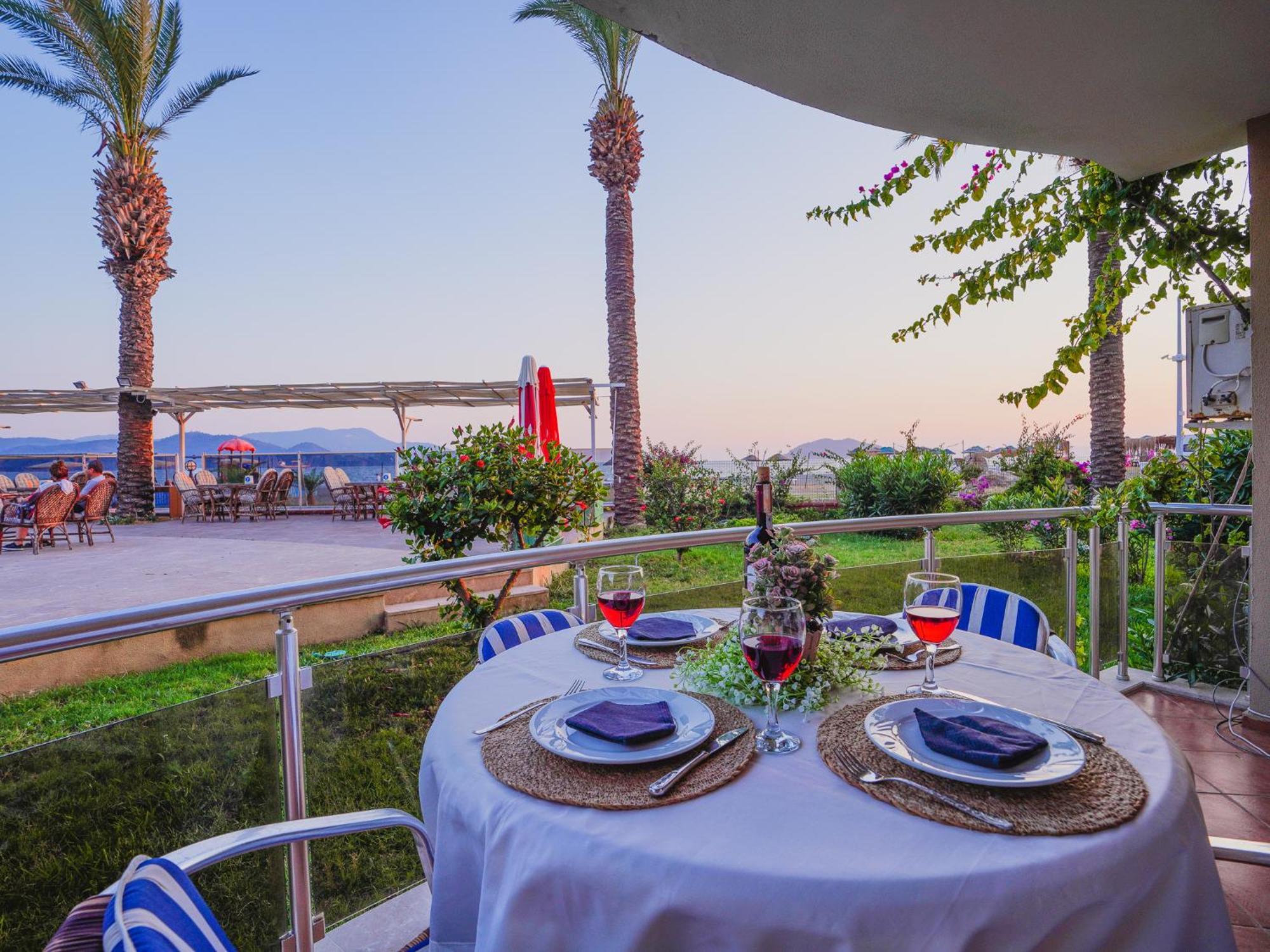 Sunset Beach Resort Aqua Lettings Fethiye Dış mekan fotoğraf